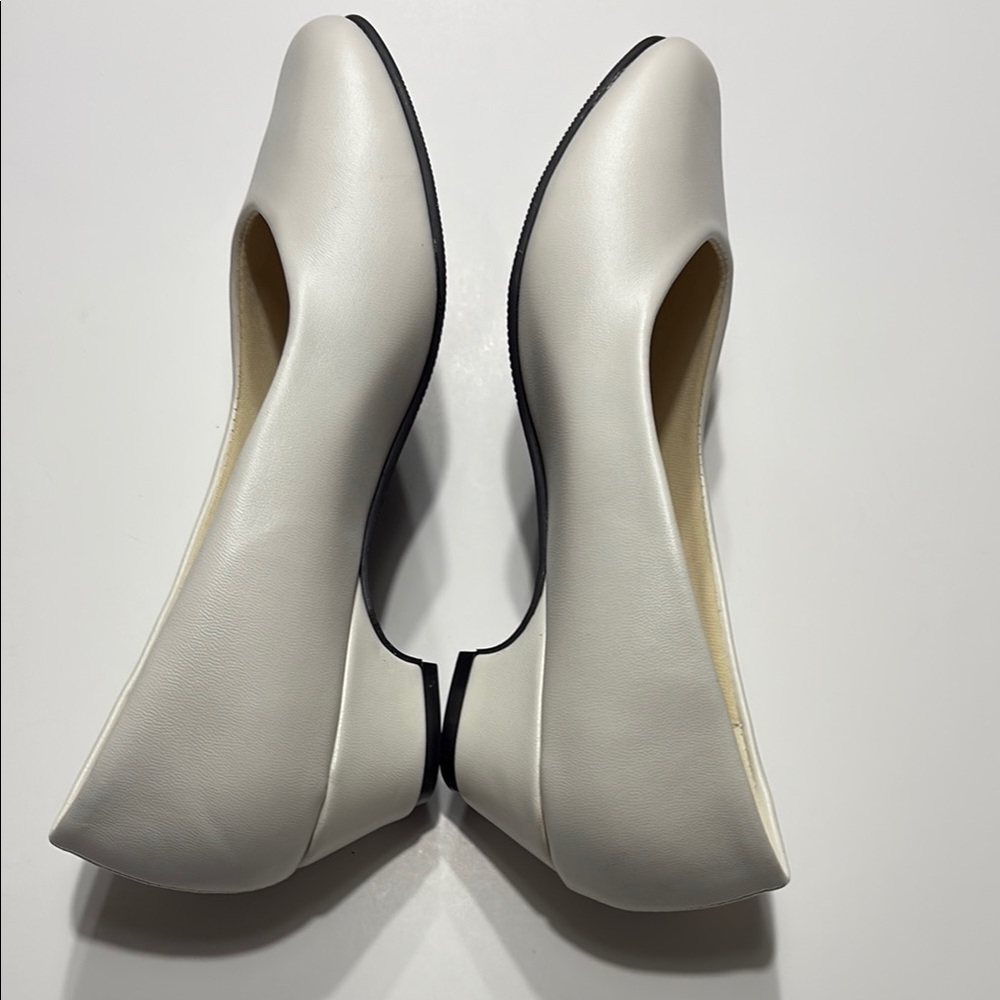 NEW! ComfortStep Women's White low heel with Cushioned Insole - Picture 6 of 8